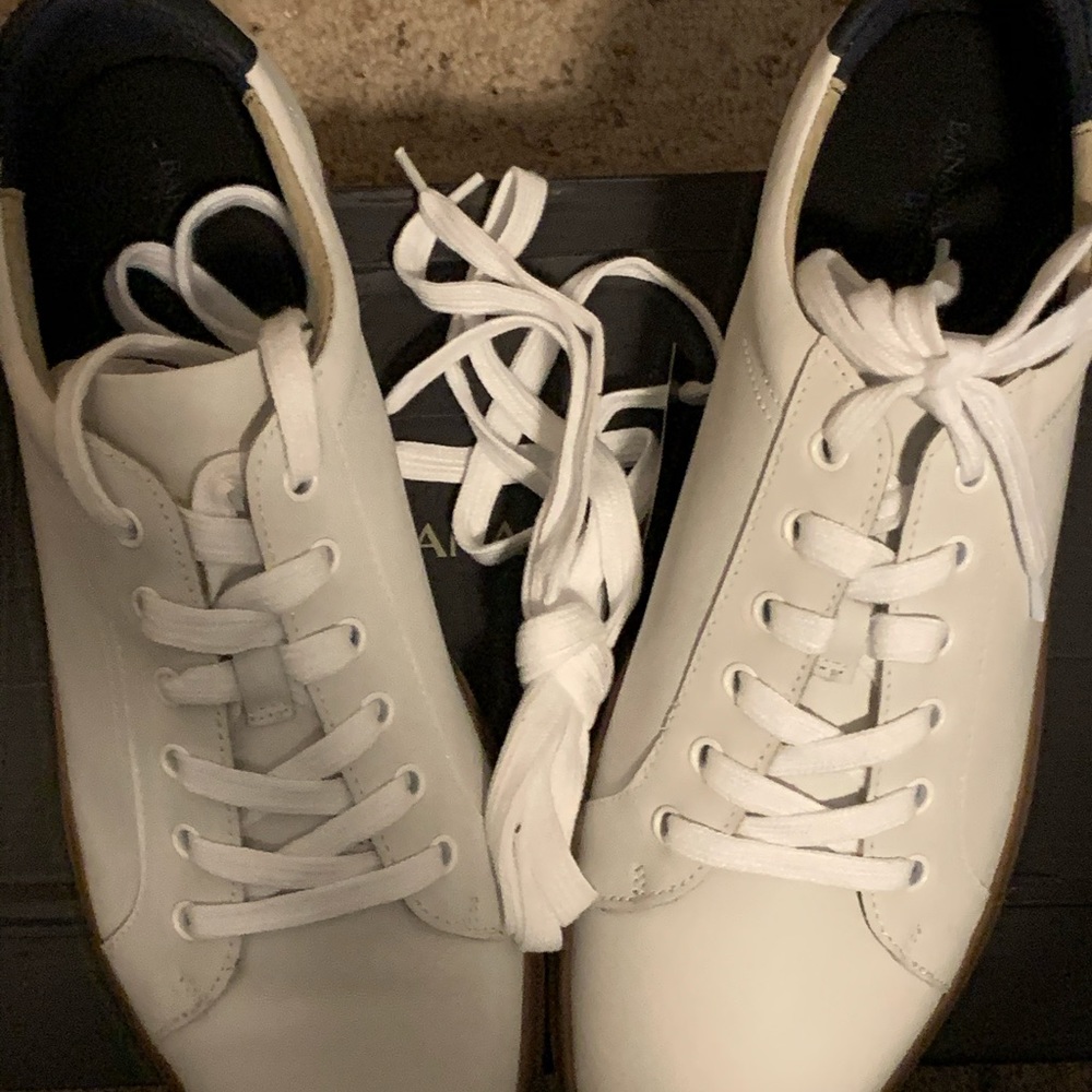 Sneakers/Decks - Picture 2 of 8